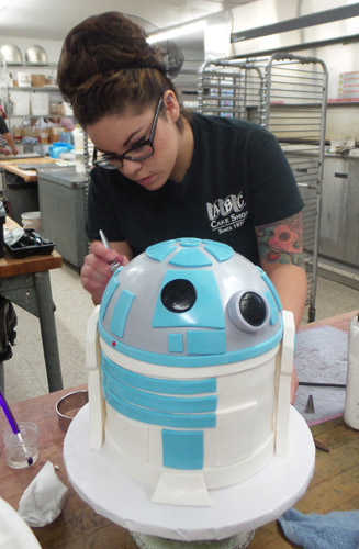 r2d2 birthday cake